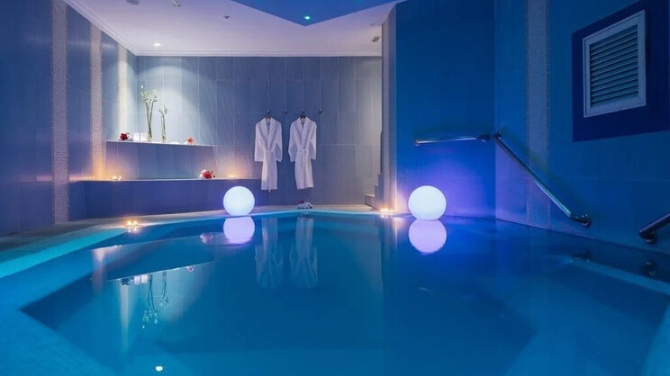 Ona Hollywood Mirage